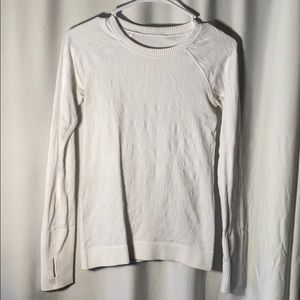 lululemon long sleeved athletic top